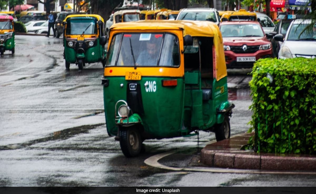 CNG Price Hike: मुंबई-MMR में महंगी हुई सीएनजी, इतना बढ़ सकता है ऑटो का किराया, यहां चेक कीजिए नए रेट