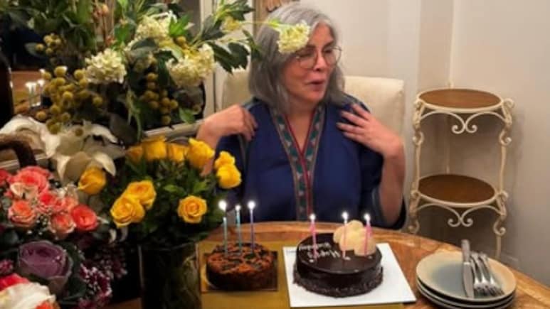 Zeenat Aman Danced To  <i>Dum Maro Dum</i> At Her 74th Birthday Party, Reveals Archana Puran Singh