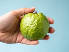 100 बीमारियों का काल है रोज का एक अमरूद, आज से शुरू कर दें खाना Recipe