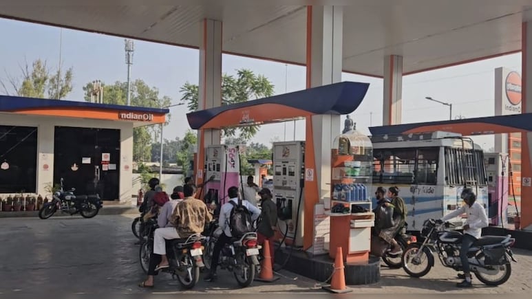 जेल के बाहर कैदी चला रहे पेट्रोल पंप, 22 सजायप्ता कैद‍ियों को म‍िली नौकरी