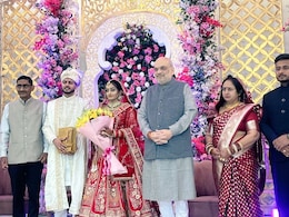 बीजेपी कार्यालय के टाइपिस्ट की बेटी की शादी में पहुंचे गृह मंत्री अमित शाह