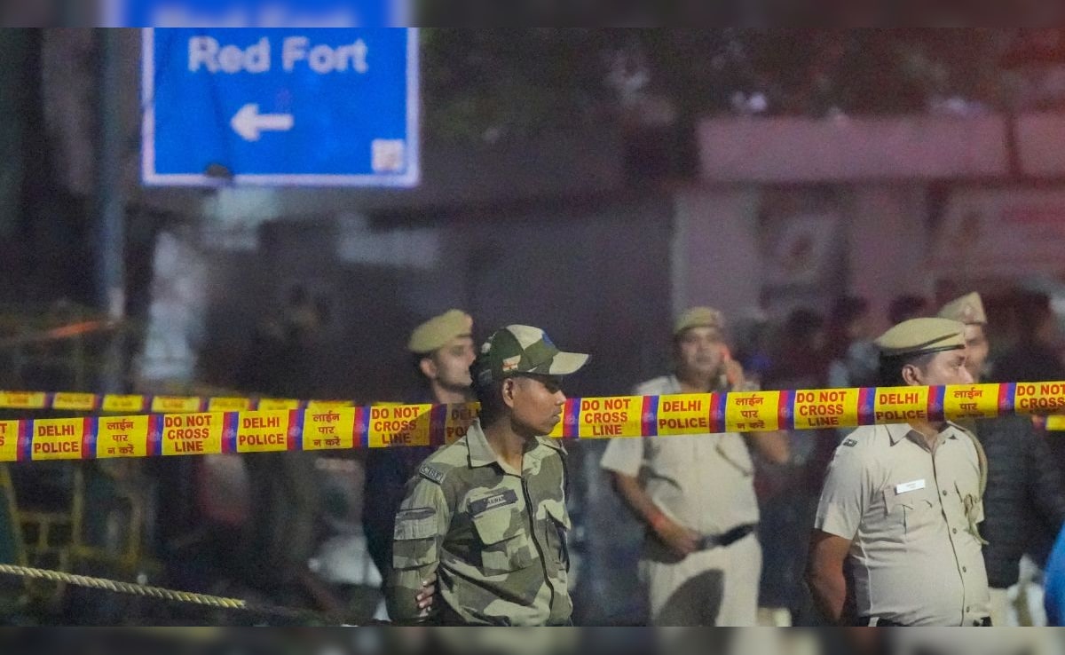 लाल किले की सिक्योरिटी में तैनात रहते हैं ये जवान, जानें कैसी रहती है सुरक्षा