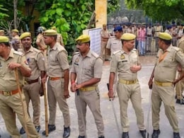 यूपी के फतेहपुर में विवादित स्थल में पूजा करने गई 21 महिलाओं के खिलाफ केस दर्ज