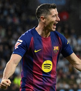 Robert Lewandowski Hat-Trick Helps Barcelona Punish Real Madrid Slip