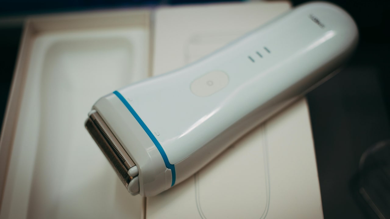 Trimmers for Sensitive Skin: Guard Settings, Blade Types and Post-Shave Care Trimmers for Sensitive Skin: Guard Settings, Blade Types and Post-Shave Care