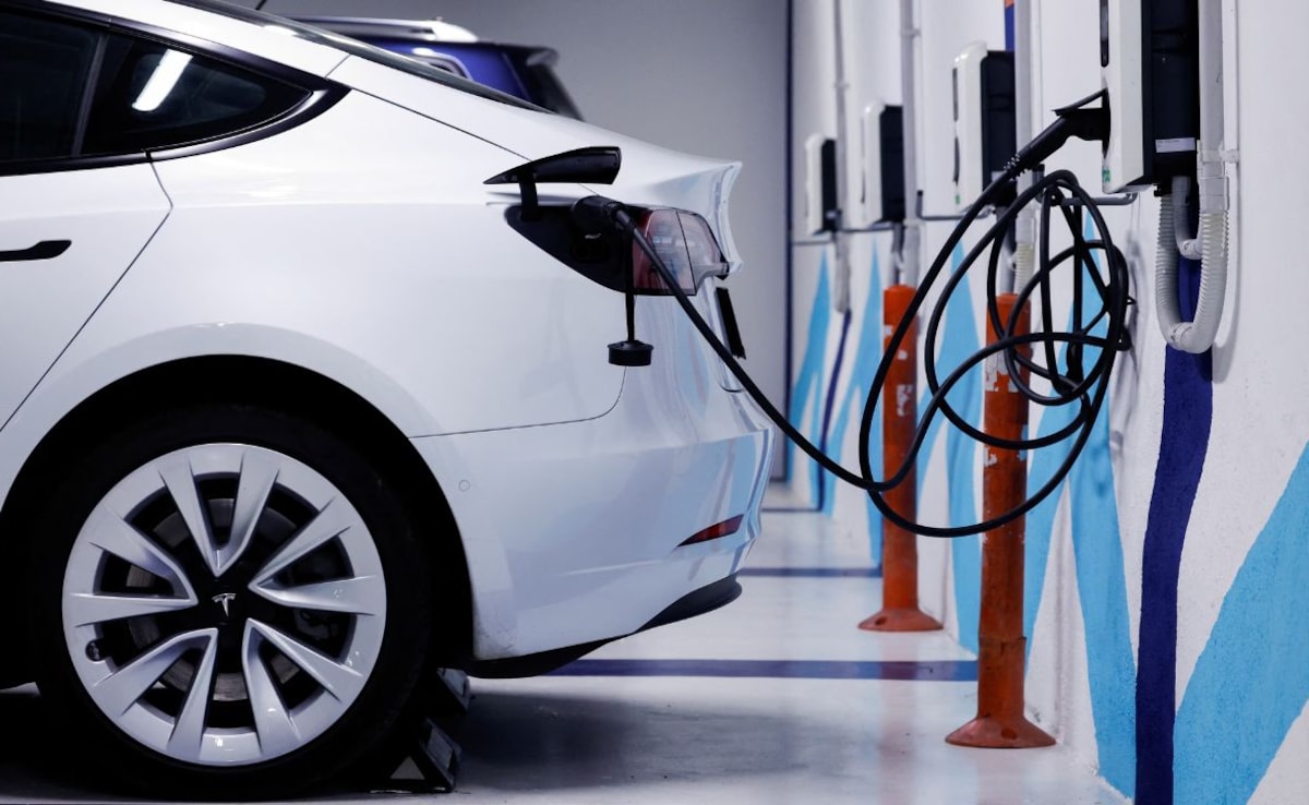 IIT Mandi Launches Certificate Courses In Electric Vehicles, Deep Learning And Optical Diagnostics