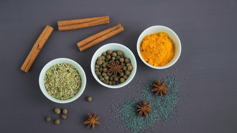 Foods That Never Expires: किचन में रखी ये 5 चीजें कभी नहीं होती खराब, जानें और आज ही ऑर्डर करें