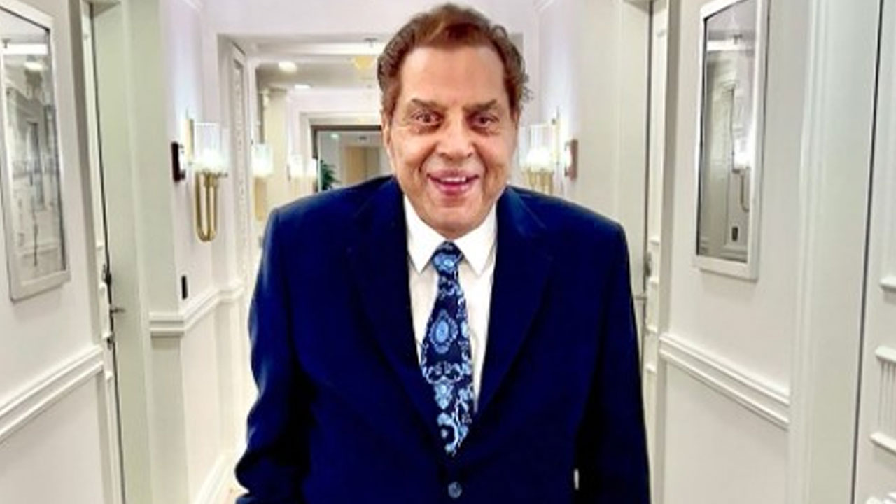 Film Icon Dharmendra On Ventilator Support: Sources
