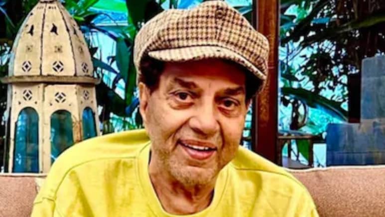 धर्मेंद्र के घर के बाहर कुछ ऐसा दिखा माहौल, पुराने दोस्त अकबर खान खैरियत जानने पहुंचे तो वीडियो हुआ वायरल