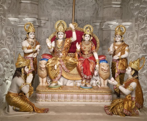 अयोध्या राममंदिर के राम दरबार की आज की मनमोहक तस्वीर आई सामने