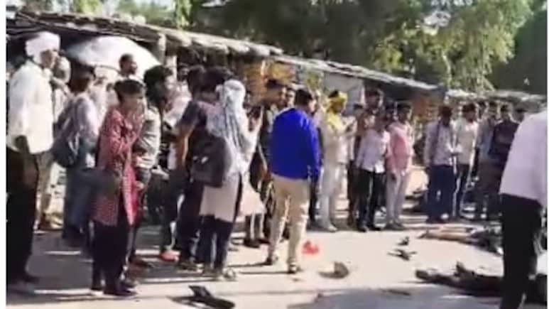 राजस्थान में फिर बरपा डंपर का कहर, जोरदार टक्कर से सड़क पर ही हो गई मां-बेटे की मौत