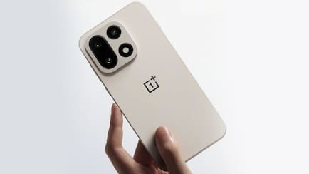 OnePlus 15 की बढ़ी हुई कीमत के बीच खरीदने का सही मौका!