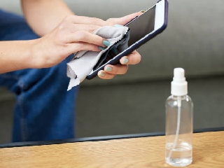 Smartphone की सफाई इस तरह करें, तो नहीं होगी कोई दिक्कत ...