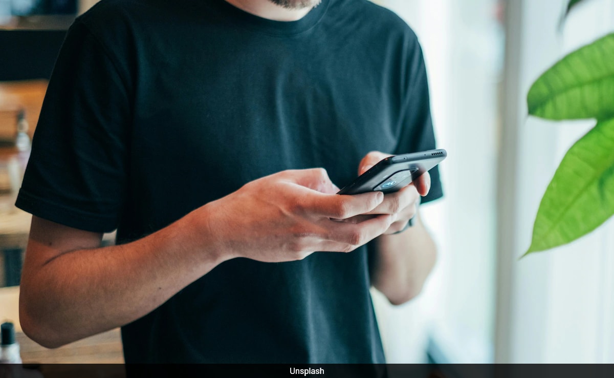 Gen Z Employee's Blunt Leave Text