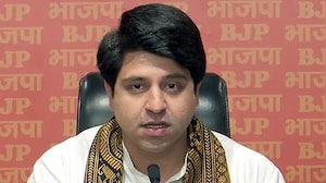 'Is DK Shivakumar Blackmailing Congress High Command?' Shehzad Poonawalla's Big Charge