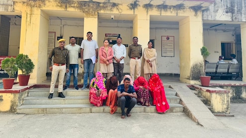 Rajasthan: होटल में चल रहा था अवैध कारोबार, व्यापारी बनकर पहुंचे पुलिस वाले; देखकर उड़े होश