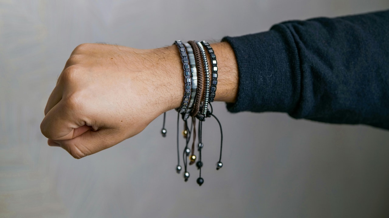 Top 5 Men's Minimal Bracelets: How To Style Metal, Leather And Beads.