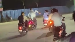 Thane Scooty Rider Kicks Biker In Real-Life "Road Rash". Then Cops Did This
