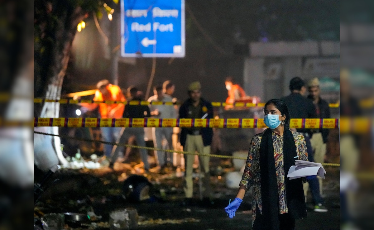 Delhi Blast Live: आतंकी हमला था लाल किले के पास हुआ ब्लास्ट, 9 की मौत, पहाड़गंज से भी कुछ लोग हिरासत में लिए गए