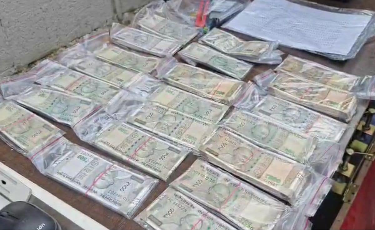 21-Year-Old Self-Taught Counterfeiter Arrested in Bhopal After Learning From YouTube Videos