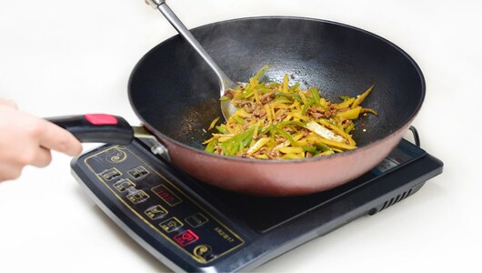 Best Induction Cooktops: किचन को दें स्मार्ट और मॉडर्न टच के साथ तकनीक की नई उड़ान