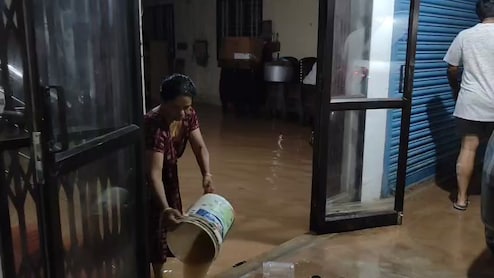 1.35 Lakh Crore Litre Capacity Water Tank Bursts In Kochi, Houses Flooded