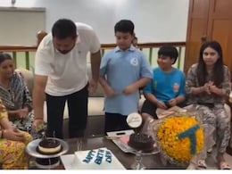 Video: तेजस्वी यादव ने जन्मदिन पर किसके साथ काटा केक? राबड़ी आवास पर पहुंचे कार्यकर्ताओं का जोश तो देखिए