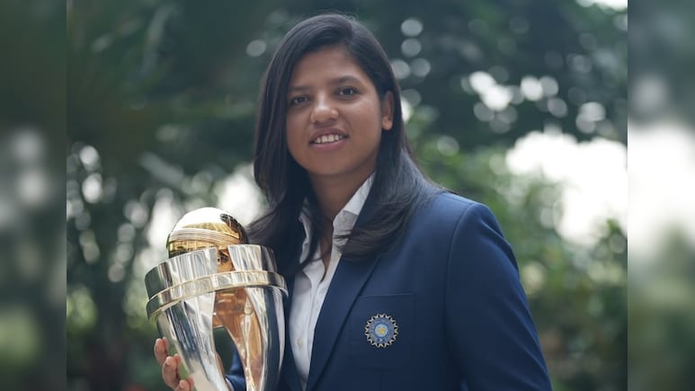 ऋचा घोष को बंगाल सरकार ने बंग भूषण पुरस्कार और DSP पद से नवाजा, CAB ने भेंट किया सोने का बल्ला