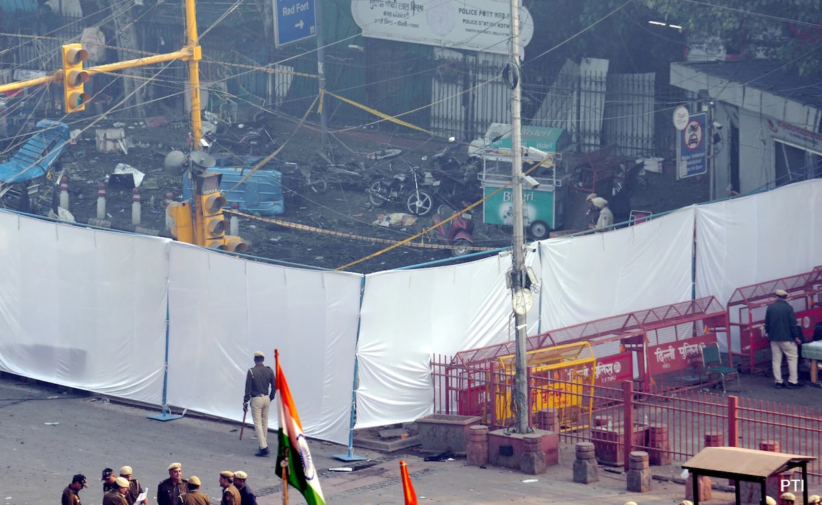 Delhi Blast Live Updates: Cops Request 3-Day Closure Of Red Fort, Lal Qila Metro Station Temporarily Shut