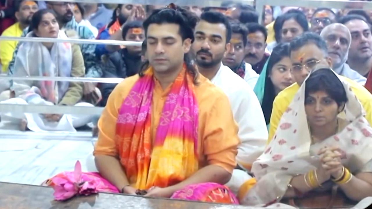 Singer Jubin Nautiyal Seeks Mahakal Blessings Before Pan-India Tour Begins