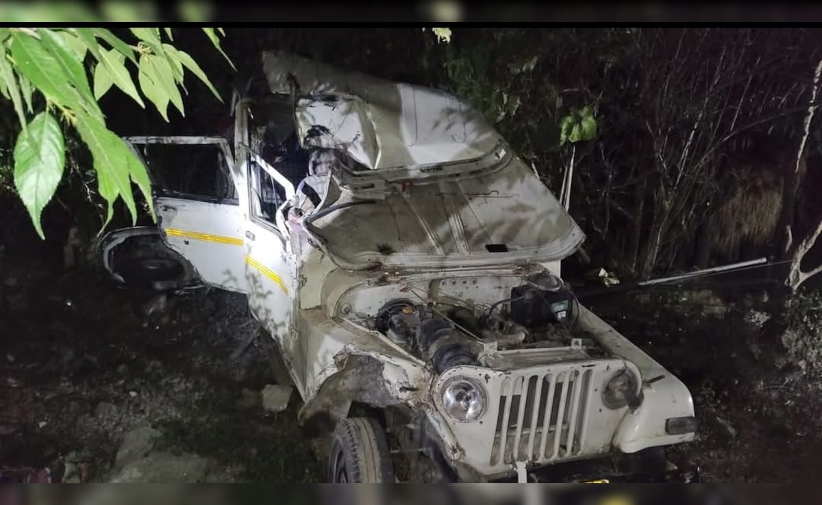 रुद्रप्रयाग: केदारनाथ हाईवे पर हुआ हादसा, मैक्स खाई में गिरी, दो की मौत, चार घायल