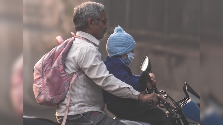 बस 2 दिन...दिल्ली में कड़ाके की सर्दी के लिए कस लो कमर, इन इलाकों में होगी झमाझम बारिश