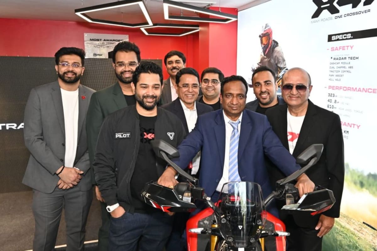 (L to R)-Mr. Narayan Subramaniam ( CEO & Co-founder), Vivek Bhimanwar- Transport Commission (L to R)-Mr. Narayan Subramaniam ( CEO & Co-founder), Vivek Bhimanwar- Transport Commission