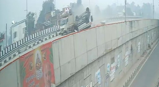 Watch: Bolero Collides With Truck, Flips And Lands Upright, All In 6 Seconds