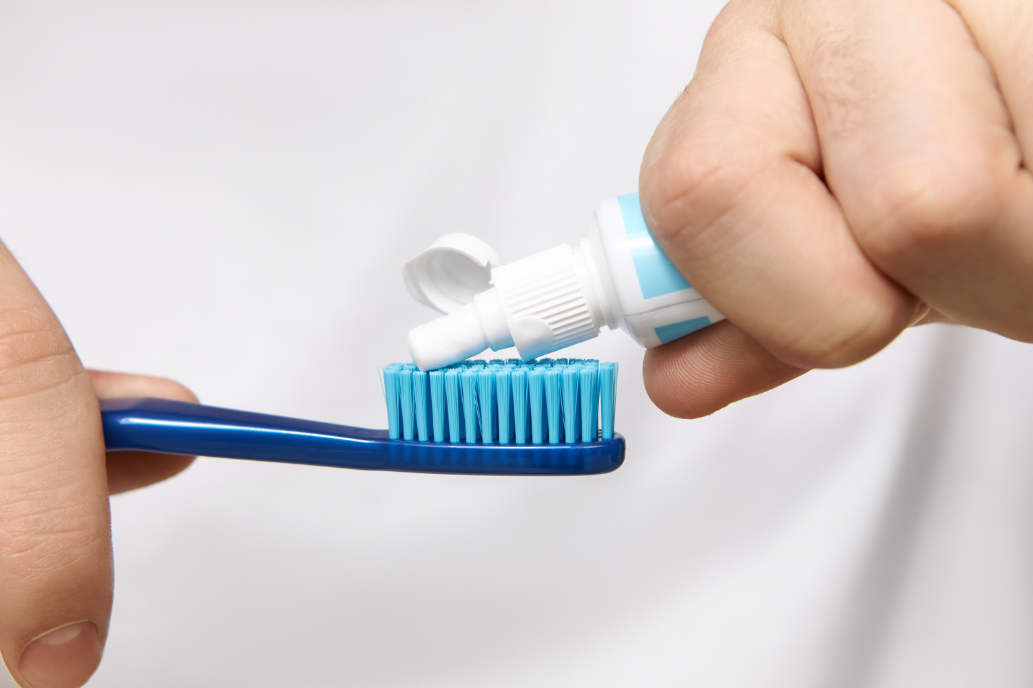 Black vs white vs purple toothpaste: best toothpaste for cleaning.