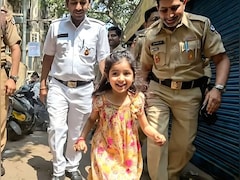 6 महीने से लापता मासूम जब लौटी...तो मां बाप से पहले पुलिसवालों को गले लगाकर रो पड़ी, Anand Mahindra ने कहा..