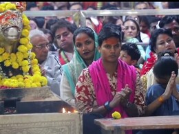 महिला क्रिकेटर दीप्ति पहुंची बाबा महाकाल के द्वार, मत्था टेक वर्ल्ड कप जीत के लिए जताया आभार 