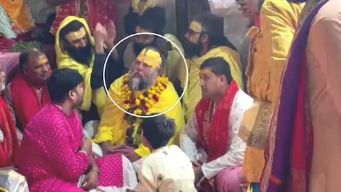 प्रेमानंद जी महाराज अचानक राधा रानी के दरबार क्यों पहुंचे, बरसाना में हुए भाव-विभोर, देखें VIDEO