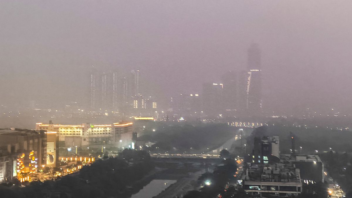 दिल्ली-एनसीआर के स्कूल होंगे बंद? GRAP-4 को लेकर CAQM ने दिया ये बड़ा अपडेट