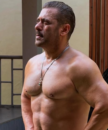 Salman Khan's Shirtless Pics Set The Internet On Fire: "Bhaijaan Is Back In His Prime"