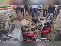 गुजरात जा रहे बेकाबू ट्रक ने रिक्शा और बाइक को मारी टक्कर, पिता-बेटे की मौत,  बाइक सवार घायल