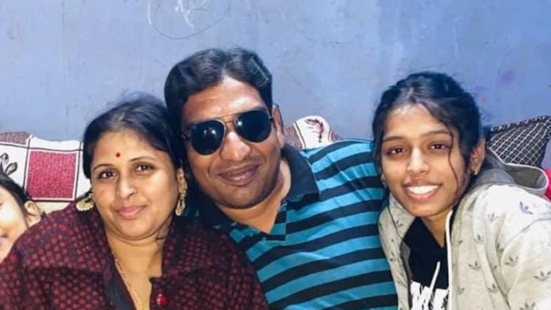 CG News: घर में घुस कर गुंडों ने युवक पर रॉड से किया हमला, फिर बोरी में भरकर ले गए और पीट-पीटकर मार डाला