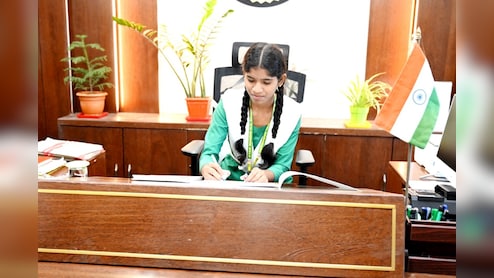 दीक्षा सारथी बनीं 15 म&zwj;िनट की ज&zwj;िला कलेक्&zwj;टर, DM की कुर्सी बैठते ही जारी किए ये तीन बड़े आदेश