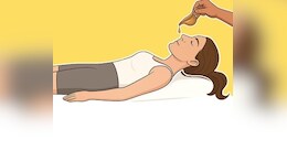 सफेद होकर तेजी से झड़ रहे हैं बाल? आयुर्वेद की बस 'दो बूंद' से बनेगी बात &hellip;&hellip;