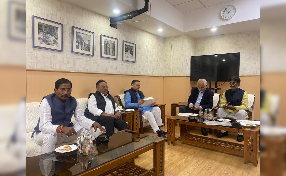 Bengal CEO Informs BJP Delegation that 1 Crore People Will Be Called for SIR Hearing 