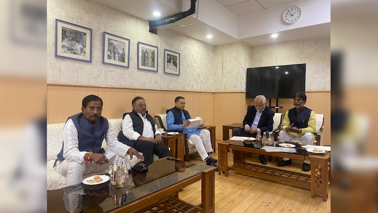 BJP Delegation Meets Top Poll Officials, Flags Bengal SIR Irregularities