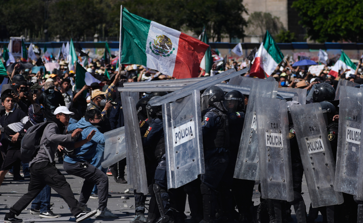 Explainer: Gen Z प्रदर्शनों की आग में सुलग रहा मैक्सिको, जानें क्यों और कैसे भड़की चिंगारी 