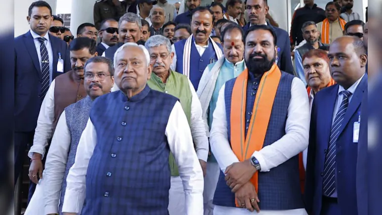 बिहार में 4 दिनों के अंदर दूसरा बड़ा प्रशासनिक फेरबदल, 34 IAS अफ‍सरों का तबादला