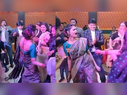 आंटी ने शादी में किया झन्नाटेदार डांस, खतरनाक एक्सप्रेशन देख दंग रह गए लोग, हुए हंसी से लोटपोट