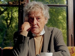 Oscar-Winning British Playwright Tom Stoppard Dies At 88